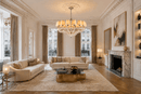 Luce Regale Avorio Magnifica chandelier in a luxury South Kensington living room