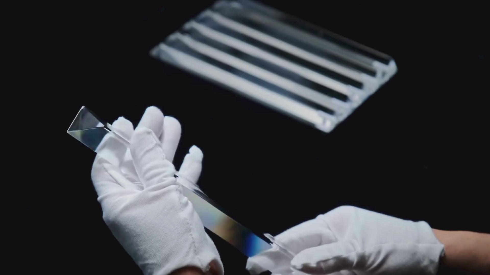 Precision-cut crystal study showing light refraction and dispersion used in HDLS luxury architectural lighting.