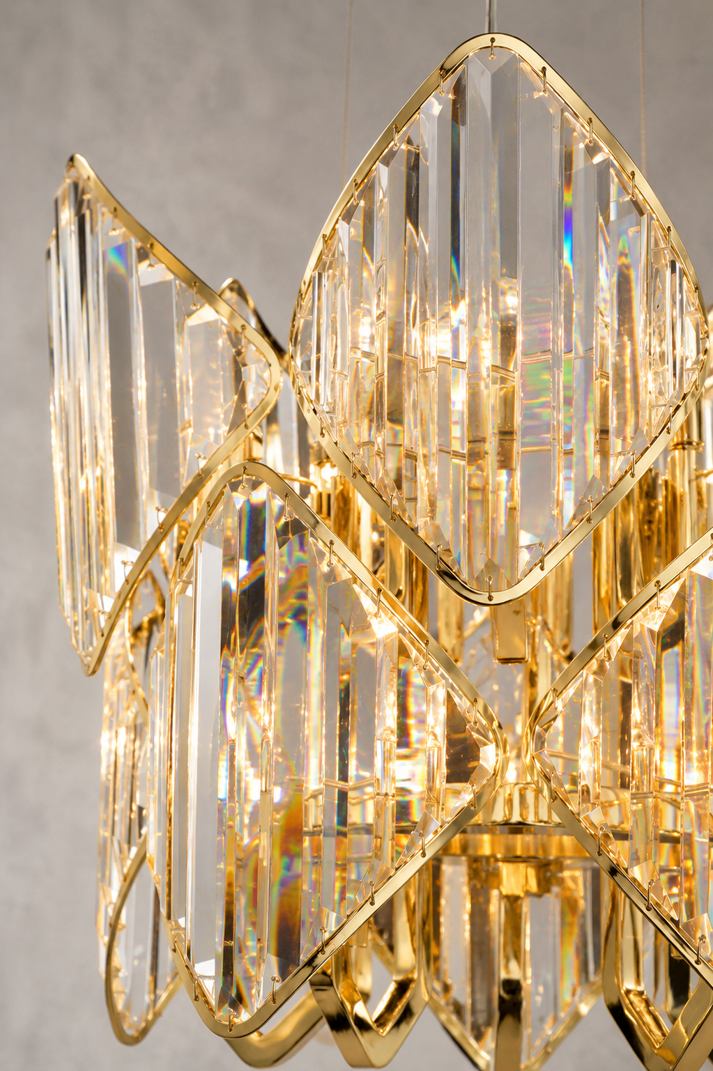 Solaris Azara luxury crystal pendant light close-up with faceted crystals and 18K gold-plated frame