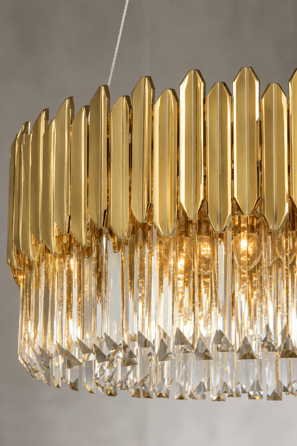 Close-up shot of the meatal and crystal parts of the Zarrin Luceris chandelier by HDLS Lighting.
